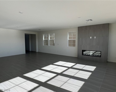 2801 Gallarate Drive - Photo Thumbnail 7