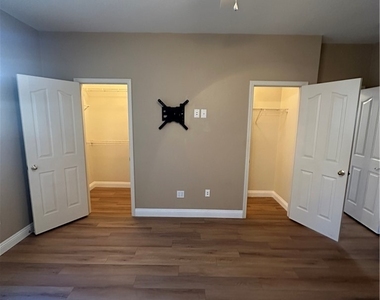 10340 Bentley Oaks Avenue - Photo Thumbnail 16