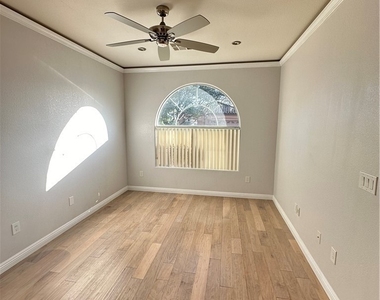 10340 Bentley Oaks Avenue - Photo Thumbnail 12