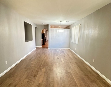 10340 Bentley Oaks Avenue - Photo Thumbnail 3