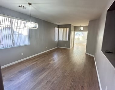 10340 Bentley Oaks Avenue - Photo Thumbnail 2