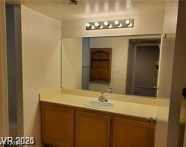 1908 Desert Falls Court - Photo Thumbnail 10