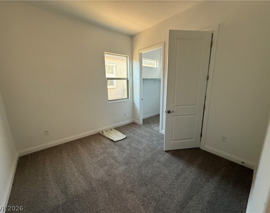 162 Sun Glaze Avenue - Photo Thumbnail 10