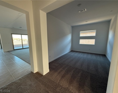 162 Sun Glaze Avenue - Photo Thumbnail 13
