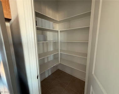162 Sun Glaze Avenue - Photo Thumbnail 21
