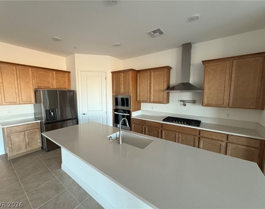 162 Sun Glaze Avenue - Photo Thumbnail 20