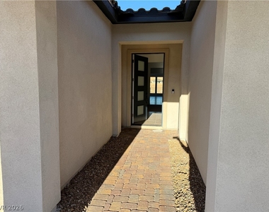 162 Sun Glaze Avenue - Photo Thumbnail 3