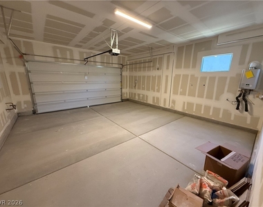 162 Sun Glaze Avenue - Photo Thumbnail 8