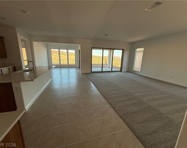 162 Sun Glaze Avenue - Photo Thumbnail 16