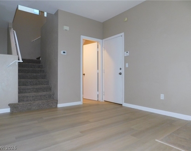 5275 Railroad River Avenue - Photo Thumbnail 3