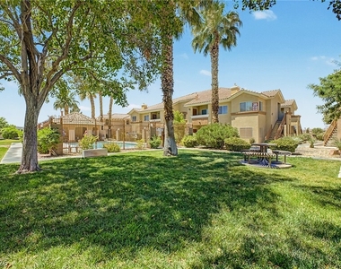 1050 E Cactus Avenue - Photo Thumbnail 33