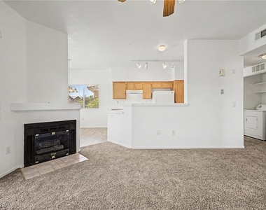 1050 E Cactus Avenue - Photo Thumbnail 8
