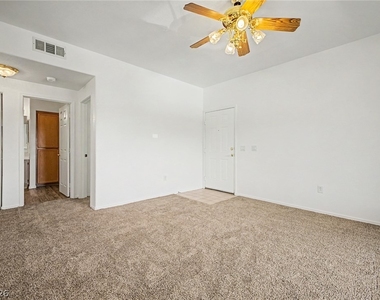 1050 E Cactus Avenue - Photo Thumbnail 4