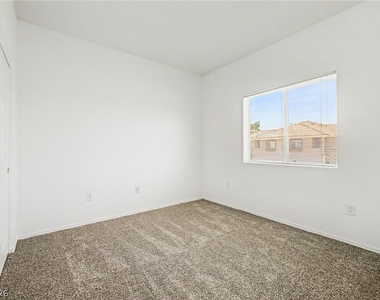 1050 E Cactus Avenue - Photo Thumbnail 13