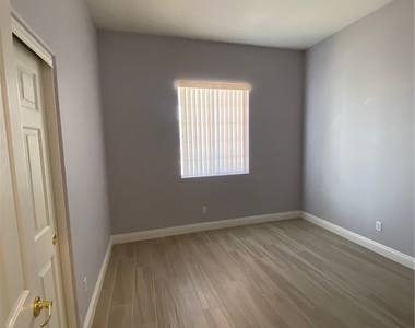 8727 Stockholm Avenue - Photo Thumbnail 35