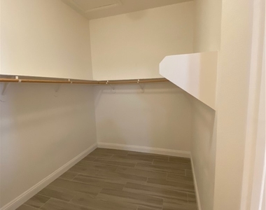 8727 Stockholm Avenue - Photo Thumbnail 27