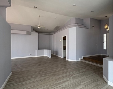 8727 Stockholm Avenue - Photo Thumbnail 16
