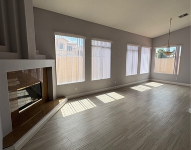 8727 Stockholm Avenue - Photo Thumbnail 3