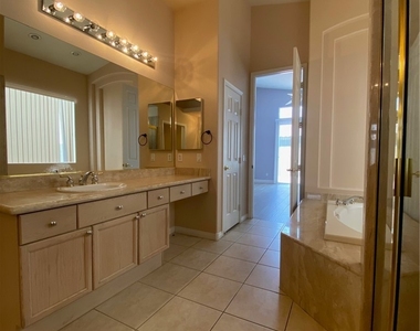 8727 Stockholm Avenue - Photo Thumbnail 23