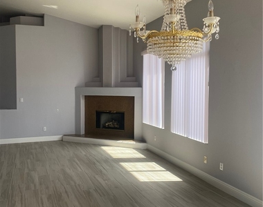 8727 Stockholm Avenue - Photo Thumbnail 4