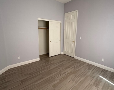 8727 Stockholm Avenue - Photo Thumbnail 20