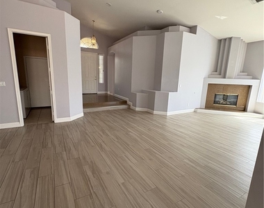 8727 Stockholm Avenue - Photo Thumbnail 15