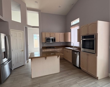8727 Stockholm Avenue - Photo Thumbnail 10