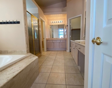 8727 Stockholm Avenue - Photo Thumbnail 24