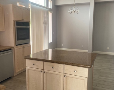 8727 Stockholm Avenue - Photo Thumbnail 11