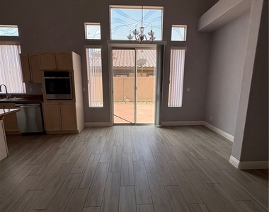 8727 Stockholm Avenue - Photo Thumbnail 14