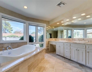 7258 Loma Alta Circle - Photo Thumbnail 35
