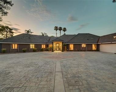 7258 Loma Alta Circle - Photo Thumbnail 2