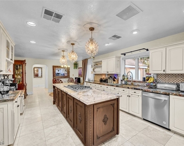 7258 Loma Alta Circle - Photo Thumbnail 20