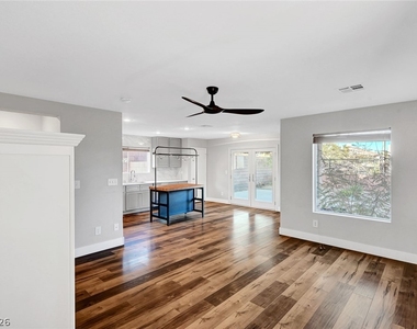 812 Sistine Street - Photo Thumbnail 3