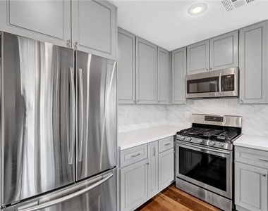 812 Sistine Street - Photo Thumbnail 14