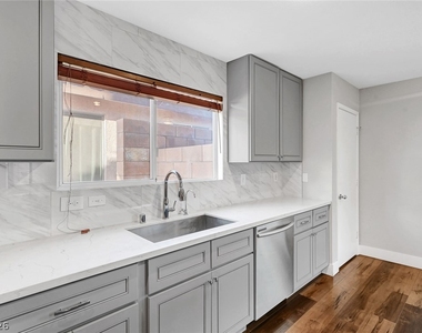 812 Sistine Street - Photo Thumbnail 15