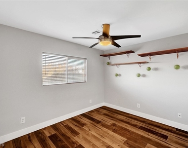 812 Sistine Street - Photo Thumbnail 29