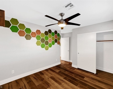 812 Sistine Street - Photo Thumbnail 30