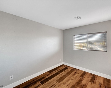 812 Sistine Street - Photo Thumbnail 27