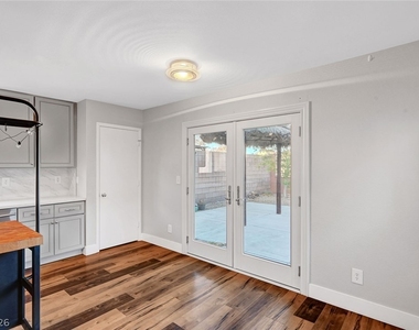 812 Sistine Street - Photo Thumbnail 7