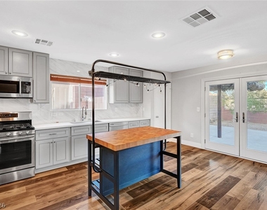 812 Sistine Street - Photo Thumbnail 13
