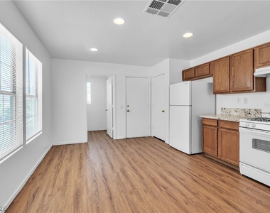 9648 Boylagh Avenue - Photo Thumbnail 5