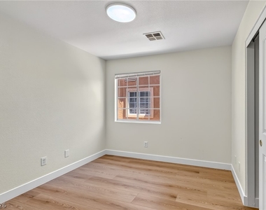 3021 Aloha Avenue - Photo Thumbnail 9