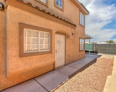 3021 Aloha Avenue - Photo Thumbnail 2