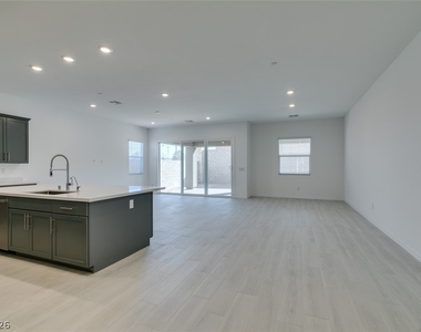 37 Charlotte Ridge Place - Photo Thumbnail 16