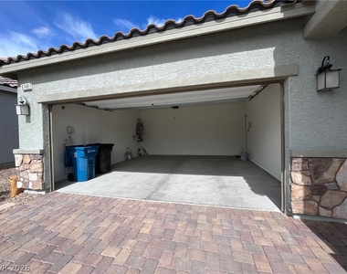 9748 Angel Valley Drive - Photo Thumbnail 21