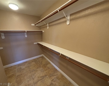 10341 Hunters Meadow Avenue - Photo Thumbnail 16