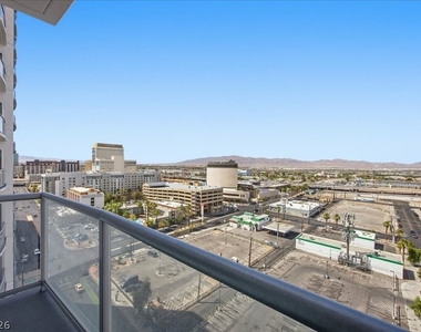 150 Las Vegas Boulevard - Photo Thumbnail 16