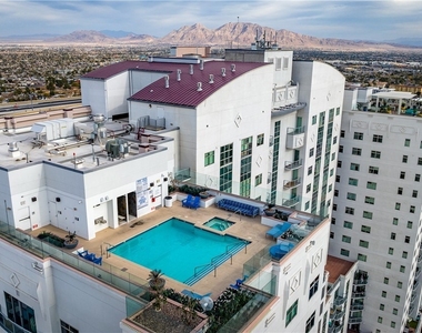 150 Las Vegas Boulevard - Photo Thumbnail 54