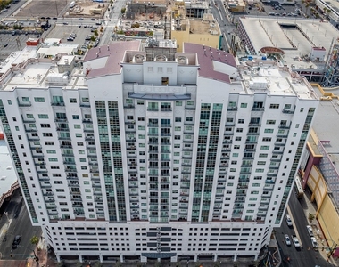 150 Las Vegas Boulevard - Photo Thumbnail 49